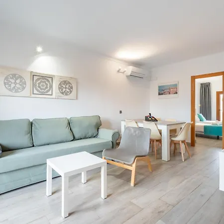 Estanques Apartment *